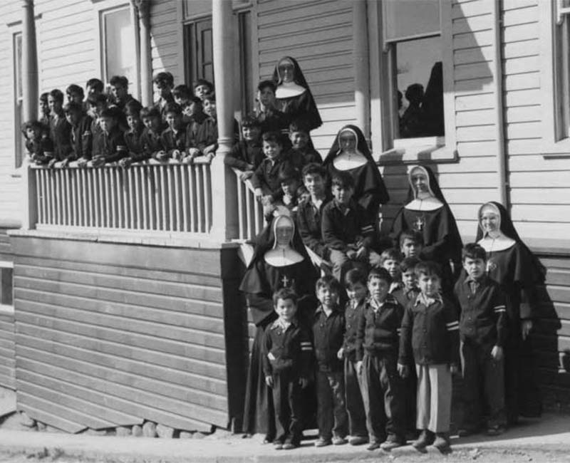 Students and nuns from St. Pauls Squamish school 