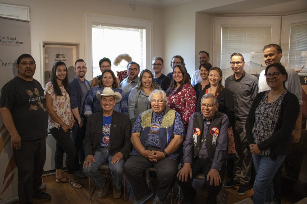 Groupe de membres du personnel du CNVR et membres des Cercles de gouvernance et des survivants.